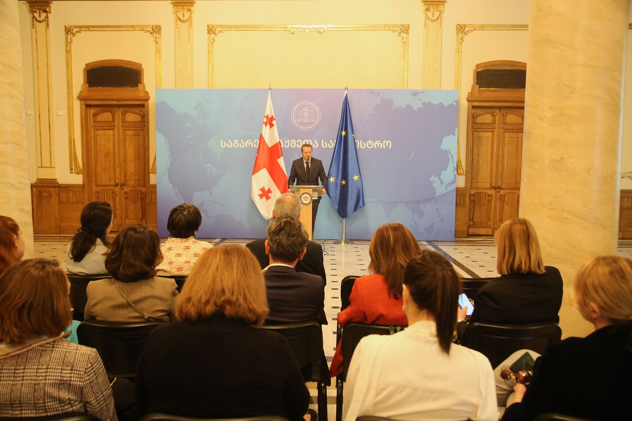  Vladimer Konstantinidi has Presented Qualification Certificates to Junior Diplomats